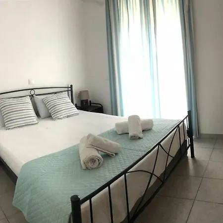 Apartment Retreat In Drosia - For 3